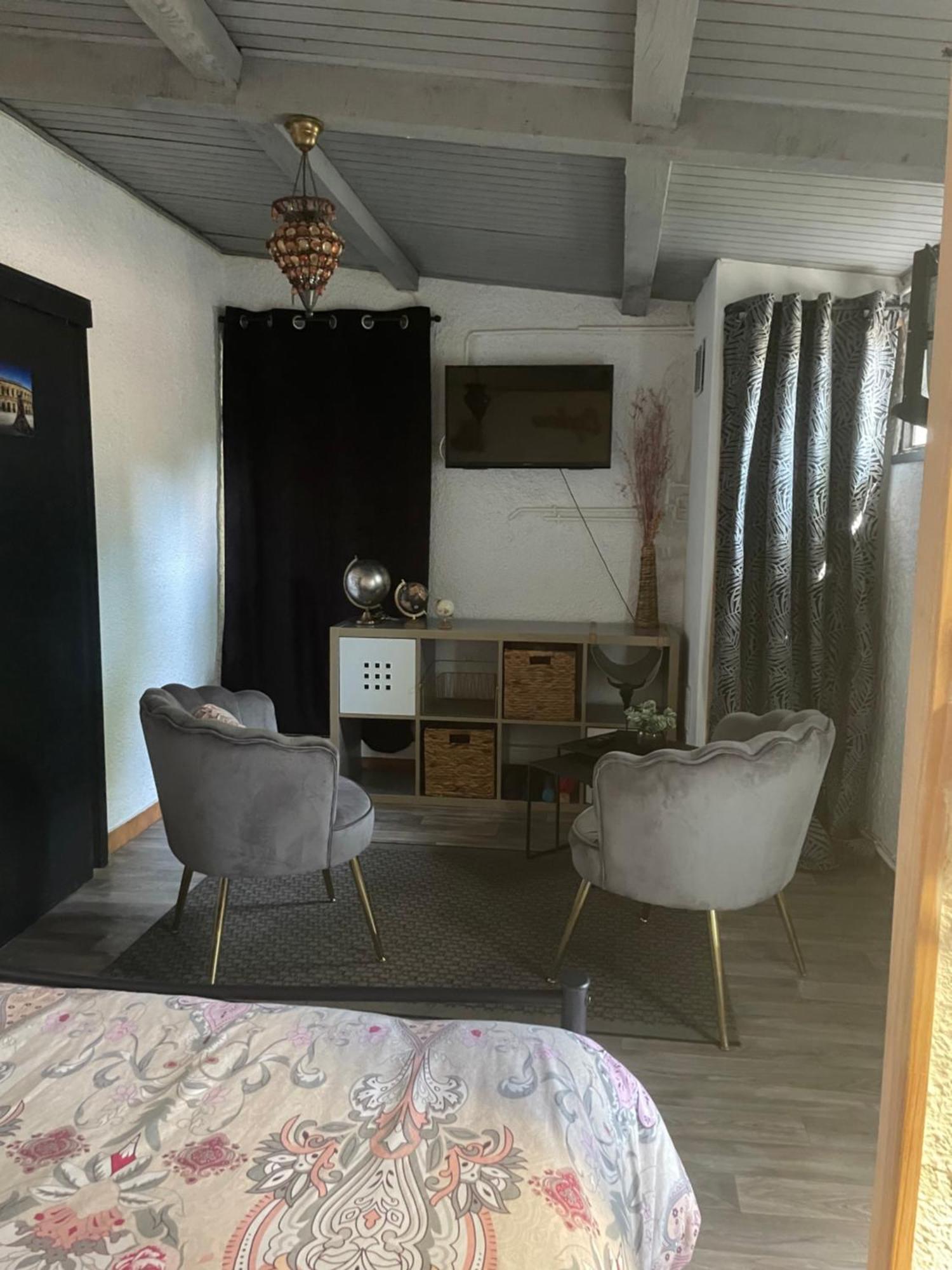Studio Havre De Paix Au Pont Du Gard Piscine Et Jacuzzi Chez Valerie Payre Vers-Pont-du-Gard Eksteriør bilde